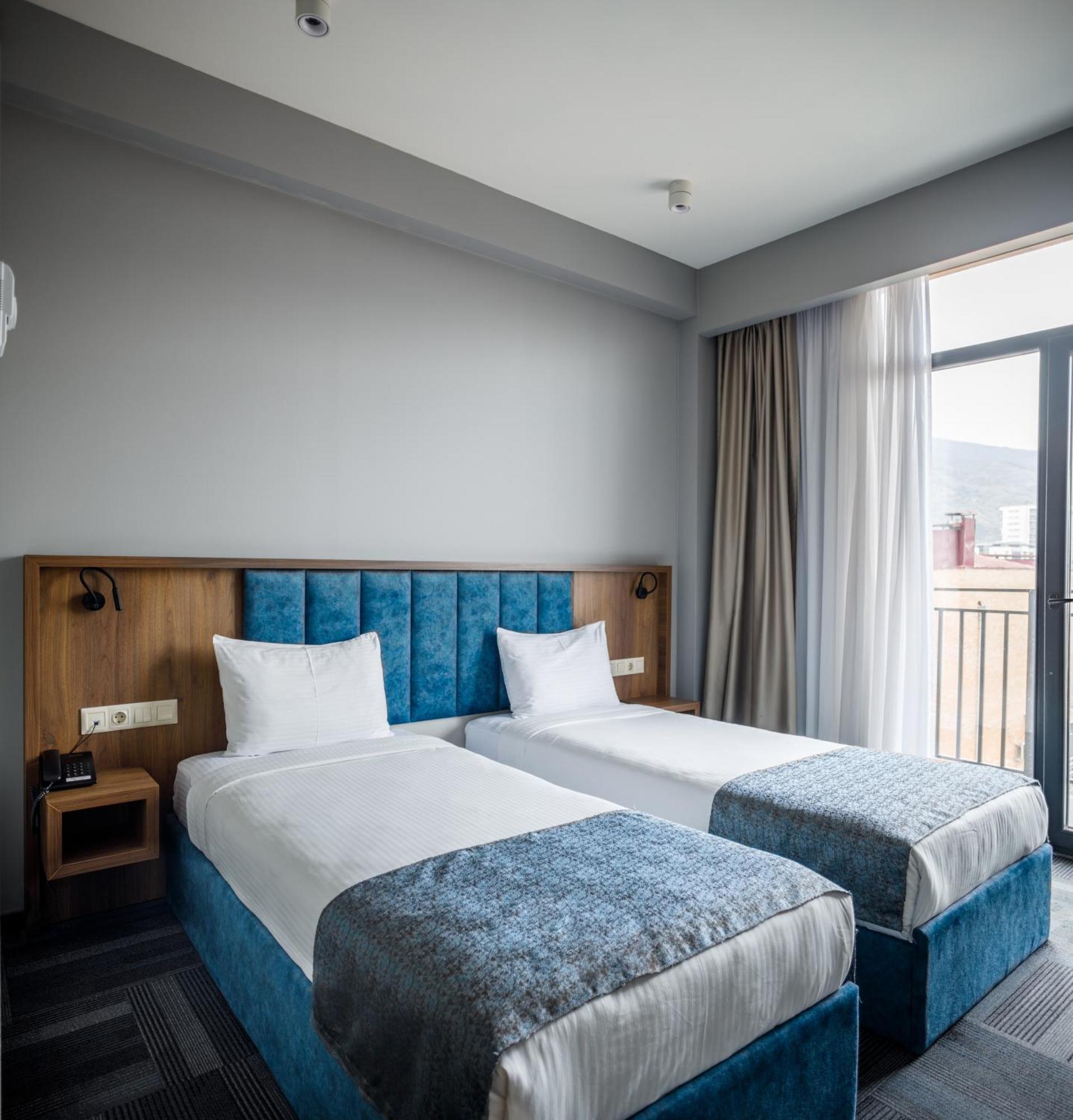 Address Inn 第比利斯 外观 照片